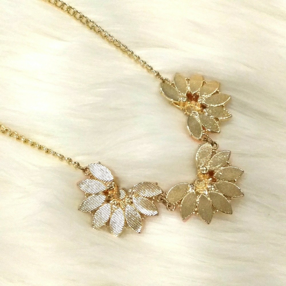 Gorgeous Statement Necklace - Picture 6 of 6